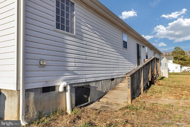 458 Lake Dr, Colonial Beach, VA 22443 - photo 4