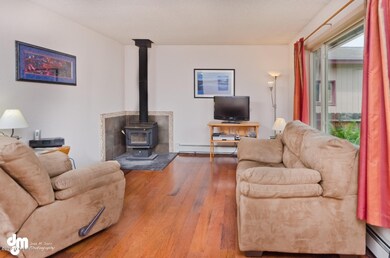 [photo 2215297] living room