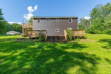 Full back view of house 2 decks
