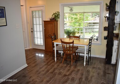 Breakfast Table Area