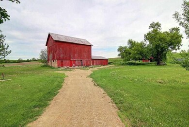 W1046 Horan Rd, Brooklyn, WI 53521 - photo 6