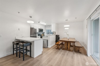 12510 109th Ct NE unit E101, Kirkland, WA 98034 - photo 3