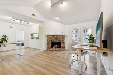 5200 Martel Ave unit 16C, Dallas, TX 75206 - photo 2