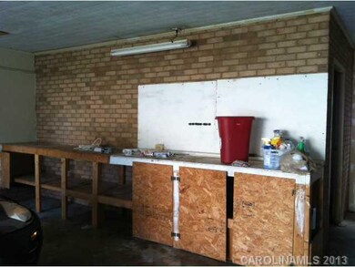 218 Valley St, Statesville, NC 28677 - photo 3