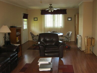 Family room 1