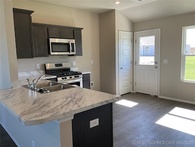 1101 W Abilene Rd, Claremore, OK 74019 - photo 7