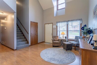 5255 W Sherwood Dr, Newburgh, IN 47630 - photo 2