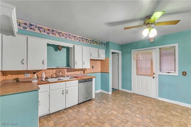 1414 Hollywood St NE, Warren, OH 44483 - photo 7