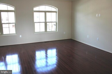 6676 Bartrams Forest Ln, Haymarket, VA 20169 - photo 3