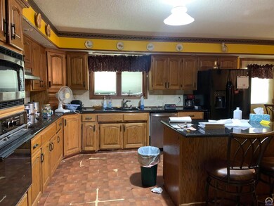 3620 SW Lincolnshire Rd, Topeka, KS 66614 - photo 6