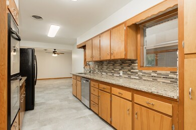 201 N Jane St, Alvin, TX 77511 - photo 7