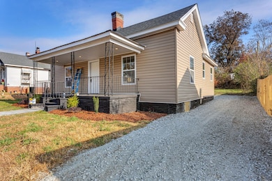 77 Veterans Ln, Whitmire, SC 29178 - photo 3