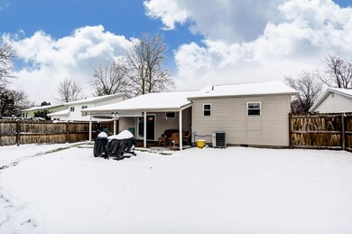 817 Upwoods Dr, Columbus, OH 43228 - photo 2