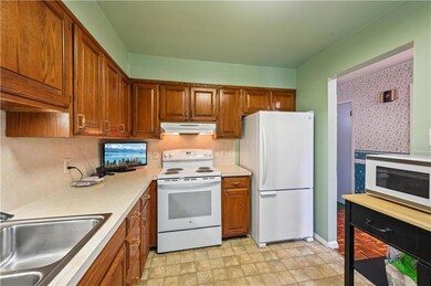 738 S 10th St, Allentown, PA 18103 - photo 7