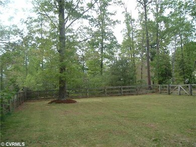 Yard/Garden - Large rear fenced yard with private 