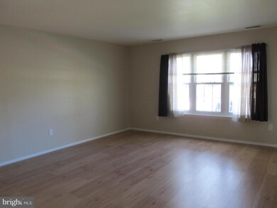 617 Yorkshire Ct unit 617, Sewell, NJ 08080 - photo 4