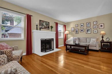 6-web-or-mls-2072-jervis-rd