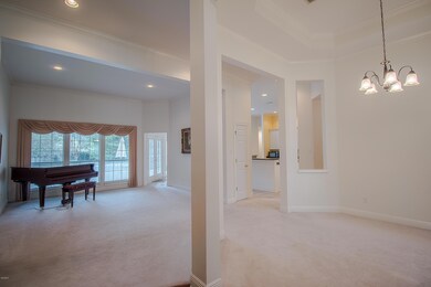 2590 Andover Ct-100
