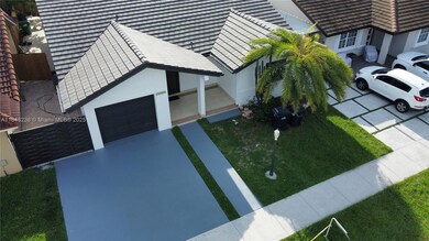 15882 SW 138th Ct unit Rear, Miami, FL 33177 - photo 4