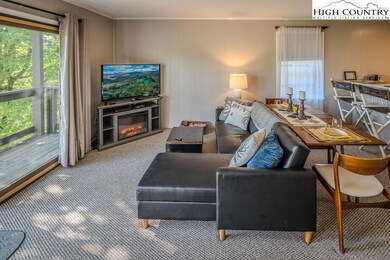 Living area with extra sleeping space - couch fold
