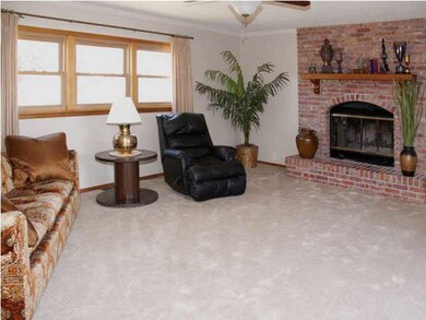 Main Floor Family Room - 16 x 20 Wallpaper strippe