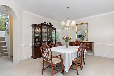 Elegant Dining room