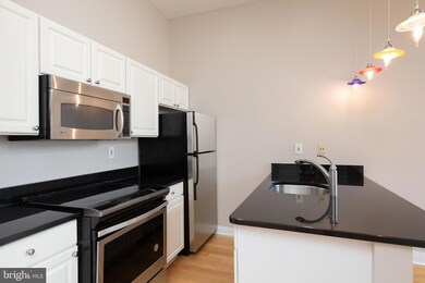 315 Arch St unit 408, Philadelphia, PA 19106 - photo 4