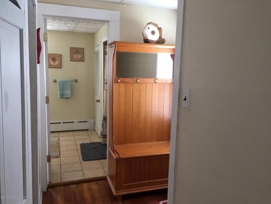 711 W Grove St, Taylor, PA 18517 - photo 7