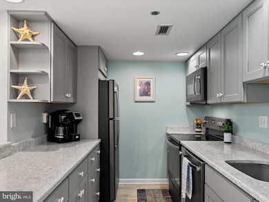 311 Georgetown House, Bethany Beach, DE 19930 - photo 2