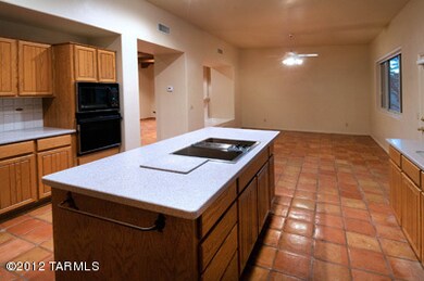 KITCHEN WITH CORIAN COUNTERTOPS