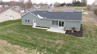 2315 Karen St, Vandalia, IL 62471 - photo 4