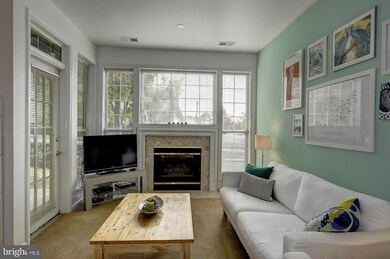 8209 Crossbrook Ct unit 101, Lorton, VA 22079 - photo 4