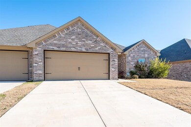 521 Landry Ct, Granbury, TX 76049 - photo 3