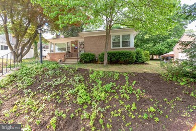 507 Meade Tc, Reading, PA 19607 - photo 2