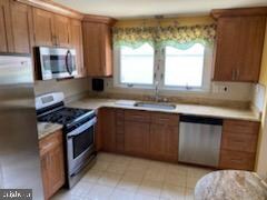 2214 Carlton Ln, Wilmington, DE 19810 - photo 7