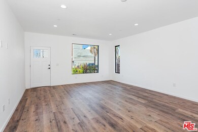 1906 S Palm Grove Ave unit 2, Los Angeles, CA 90016 - photo 4