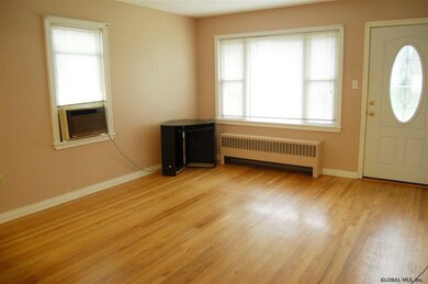 114 Washington Ave W, Rensselaer, NY 12144 - photo 4