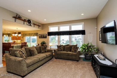004-Living_Room-1843644-small