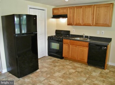 3225 Bero Rd, Halethorpe, MD 21227 - photo 4