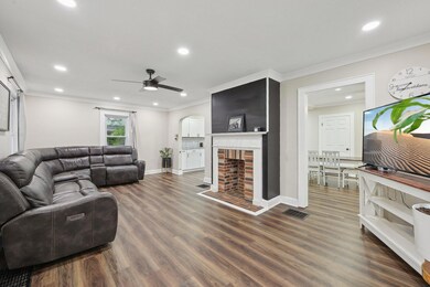 13-web-or-mls-Garfield Ave-1305-013