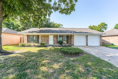 7015 Pine Vista Ln, Houston, TX 77092 - photo 2