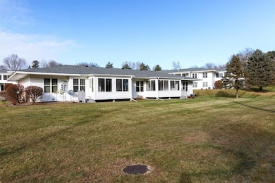 930 Tainter St unit B, Menomonie, WI 54751 - photo 4