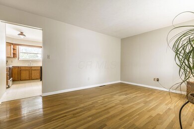 5074 Lindora Dr, Columbus, OH 43232 - photo 6