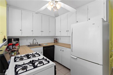 174 Edgewood Dr, Berea, OH 44017 - photo 4