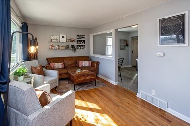 7420 Southview Dr, Des Moines, IA 50315 - photo 7