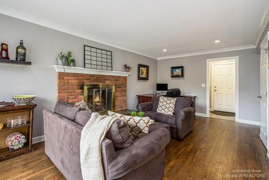 2638 Page Ct, Ann Arbor, MI 48104 - photo 5