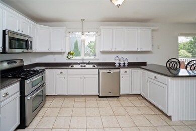 31 Evelin Cir, Middletown, RI 02842 - photo 7