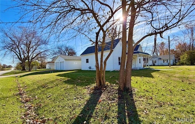 100 S Maple St, Bellflower, MO 63333 - photo 3