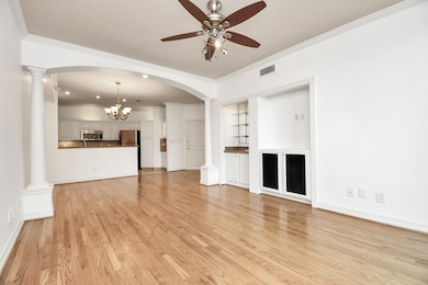 The Renaissance at River Oaks unit B213, Houston, TX 77019 - photo 2