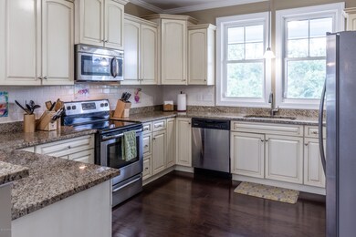 (32 of 57) 246 Twining Rose Ln-192270848